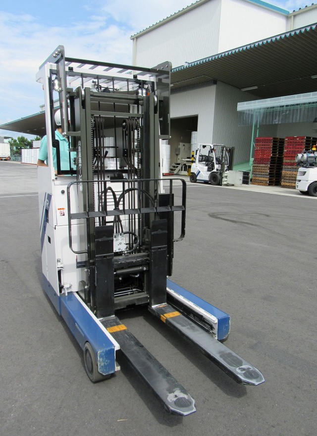 img_reach-forklift